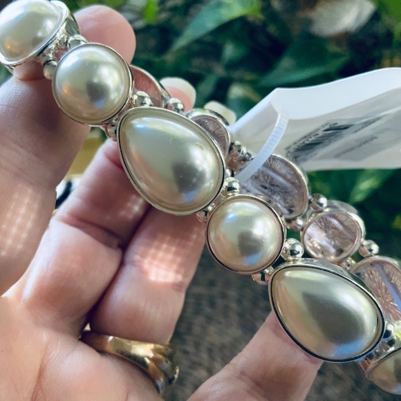 Pearl Cabochon Stretch Bracelet ⭐️ BELK $24 RETAIL ⭐️New w/ Tag - Picture 4 of 8